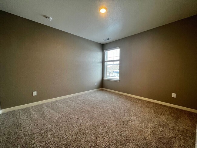 Building Photo - Gorgeous 4 Bed, 2.5 Bath New-Build in Bert...