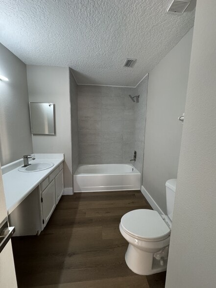 Master Bathroom - 198 White Fawn Dr