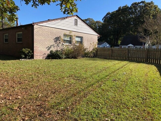 Building Photo - 4936 Carnation Ave