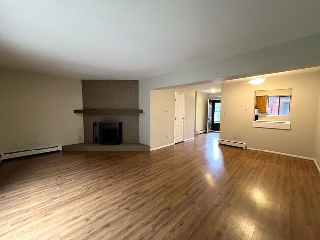 Building Photo - Bright 3BR Condo in Central Fort Collins with Parking| $300 Off First Month