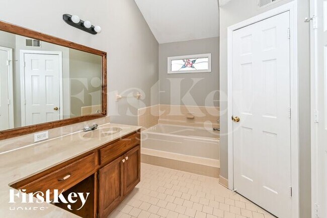 Building Photo - 4460 Smithfield Cove