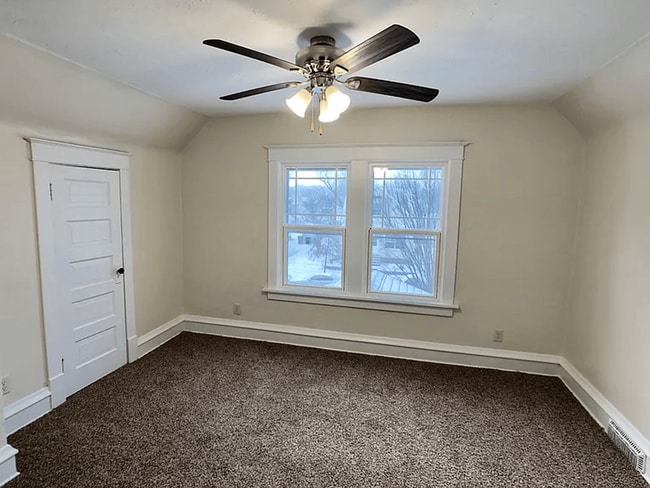 Building Photo - Camburn Corner