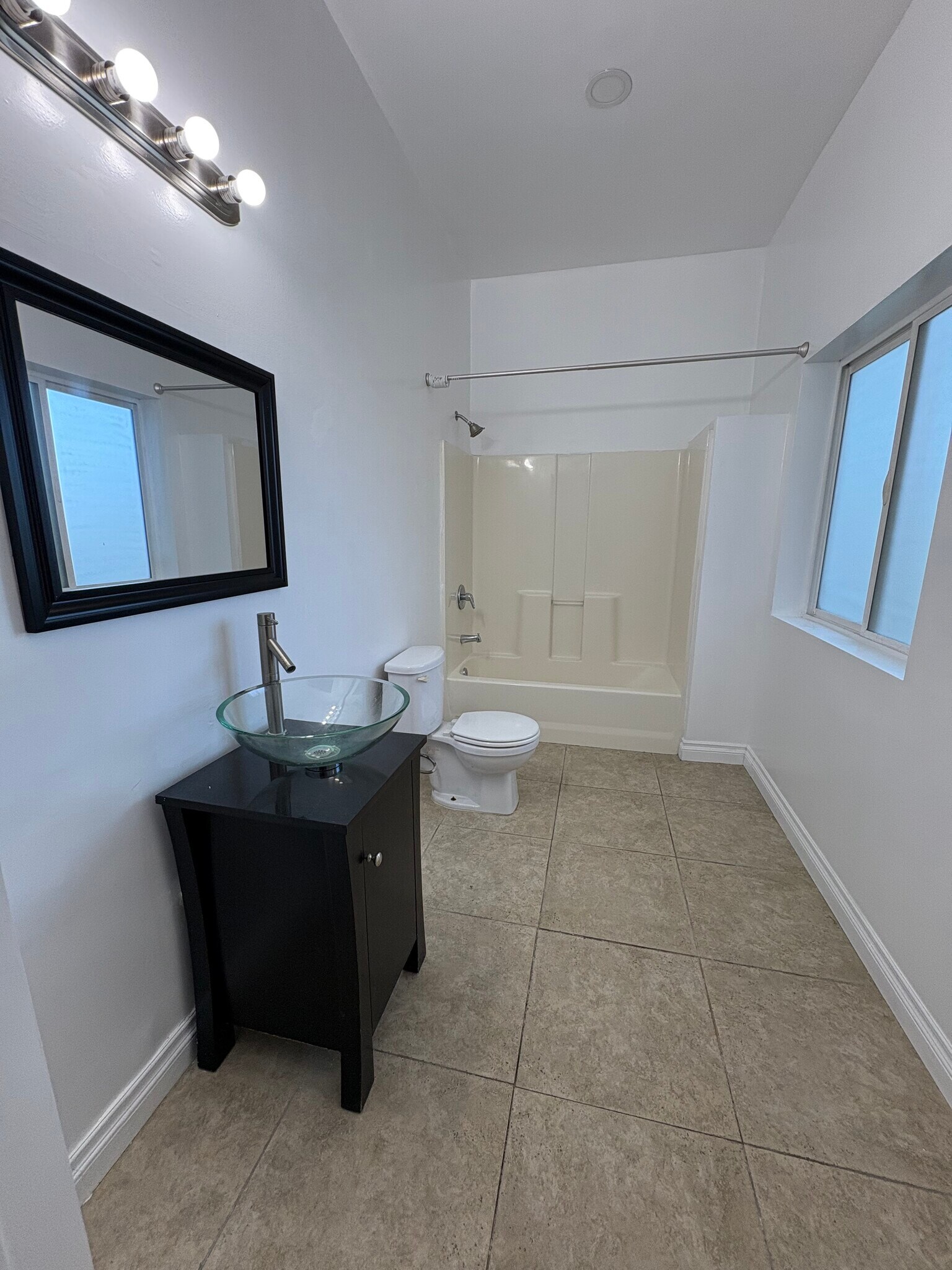 Building Photo - 1402 San Remo Dr