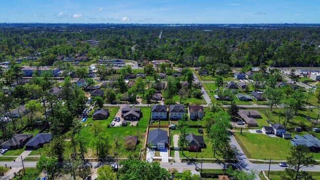 Building Photo - 8106 Locksley Rd