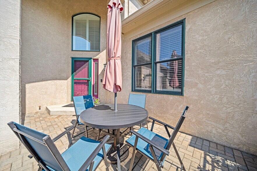 Building Photo - 4939 Stonehaven Dr