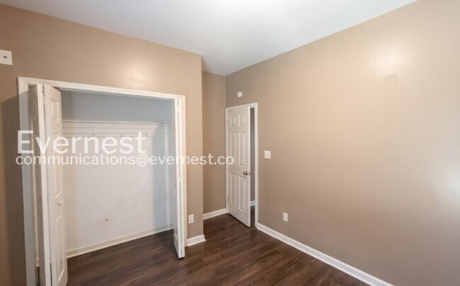 Building Photo - 3 Bed/2 Bath Home with Garage / Available Now!