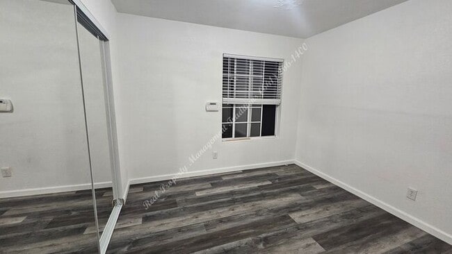 Building Photo - *** Please call us @ 661-266-1400 for information on availability, showings and applications proc...