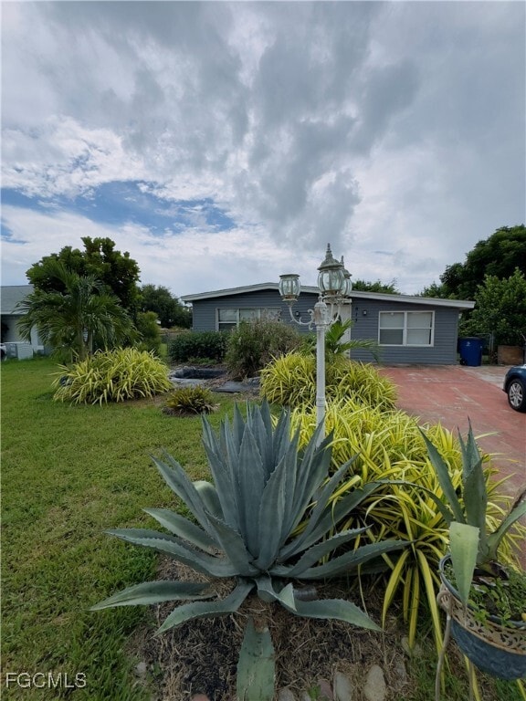 Building Photo - 913 Hudson Ave