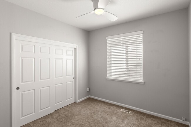 Building Photo - Elegant, Well-Loved, 5 bedroom, 3 bathroom...