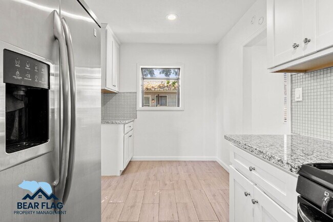 Building Photo - For Rent $2,280 - 2 bed, 1 bath