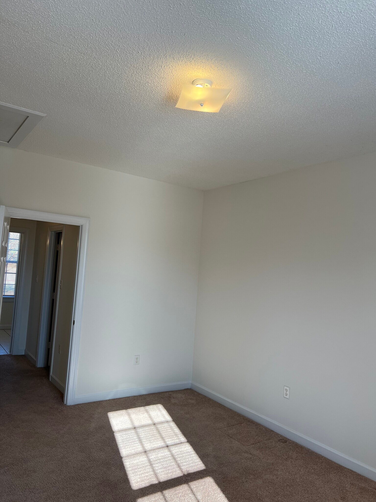 Building Photo - 3323 Whitlock Dr N