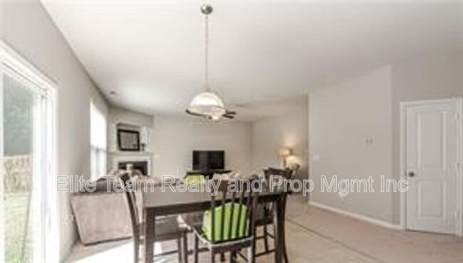 Building Photo - 13027 Rothe House Rd