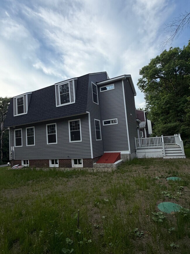 Building Photo - 63 Pine Tree Terrace