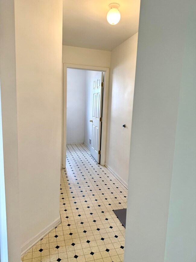 Building Photo - 2341 Timbercrest Ct