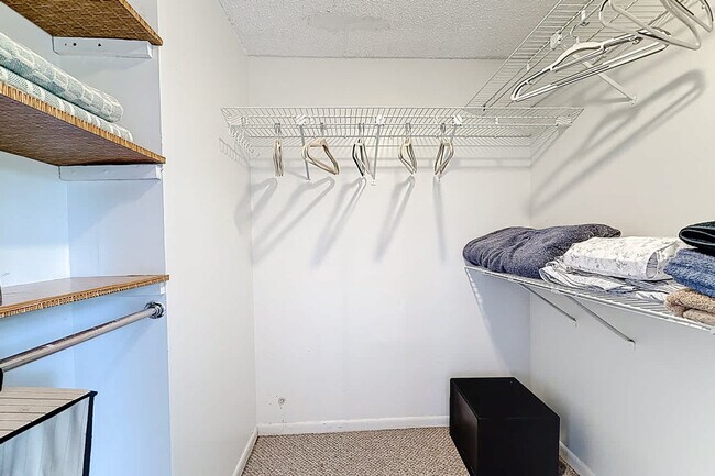 Building Photo - 693 NW 102 Pl