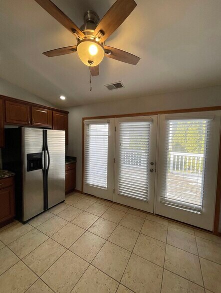 Building Photo - 1738 Beech Dr