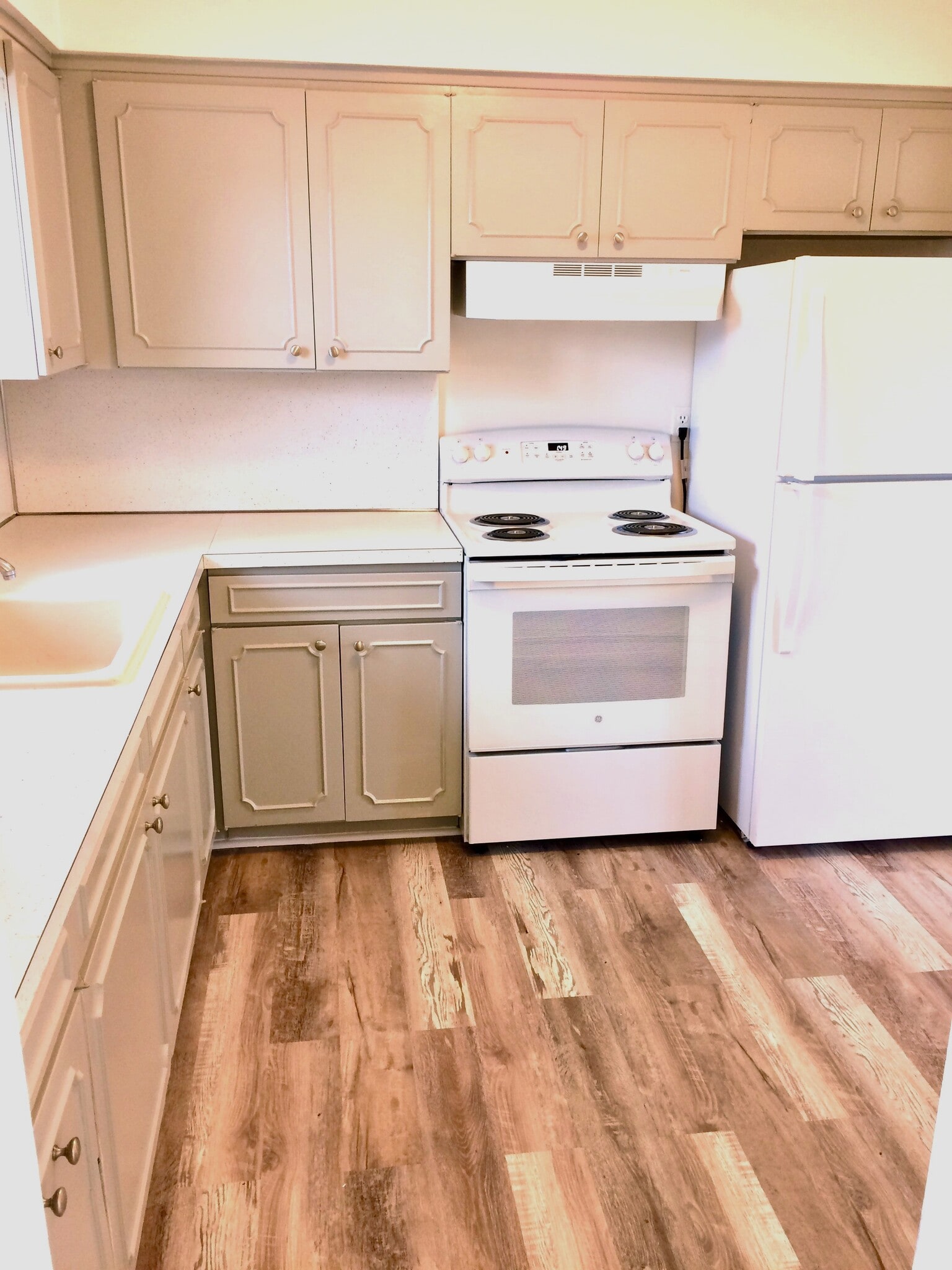 KITCHEN - 141 Dunbar Ave