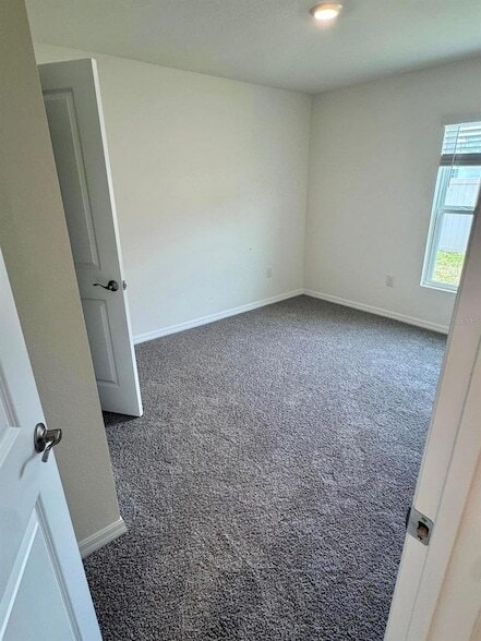 Building Photo - 2872 NE 21st Ct Rd