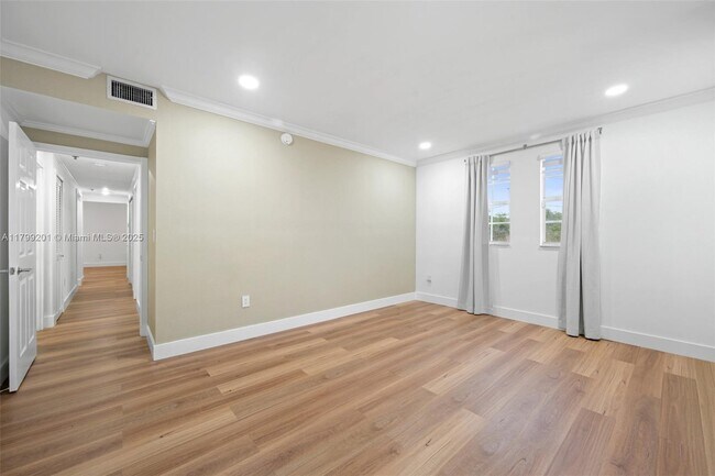 Building Photo - 1400 Salzedo St