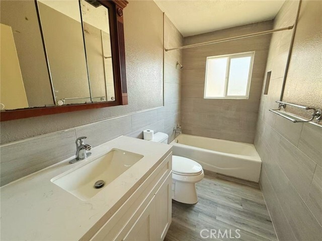 Building Photo - 417 Bourdet Ave
