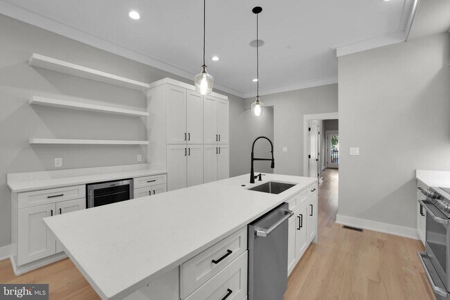 Building Photo - 1329 Irving St NW