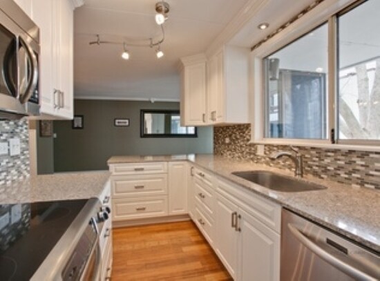 Building Photo - 338 W Miner St