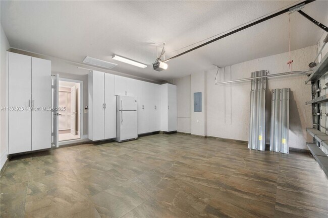 Building Photo - 8555 NW 111th Ct