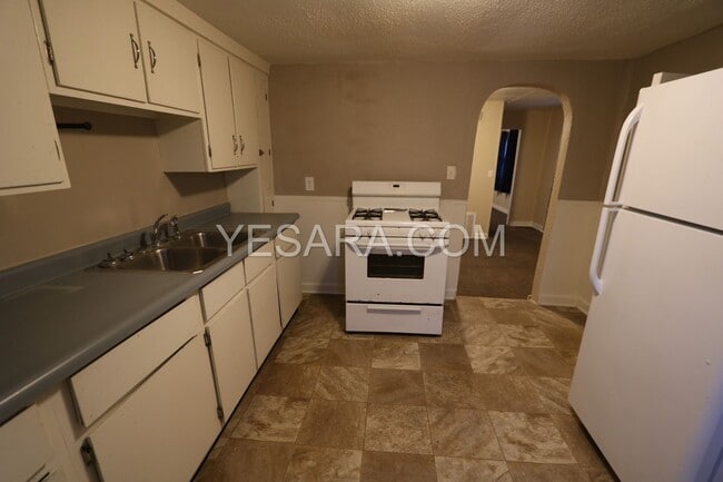 Building Photo - 1418-1418 Smith St