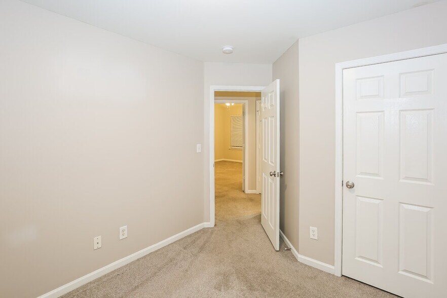 Building Photo - 2627 Marmac Rd