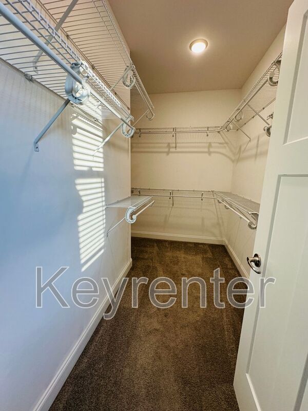 Building Photo - 1128 Belle Pond Ave