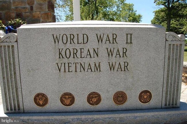 Building Photo - 82 Fountain St