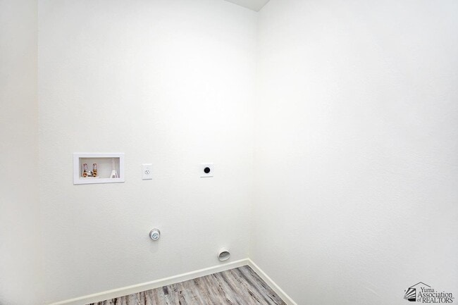 Building Photo - 7561 E 45th St