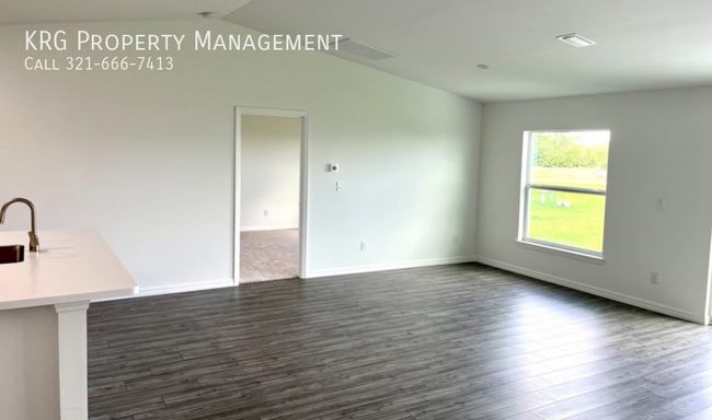 Building Photo - 4303 NE 12th Ct
