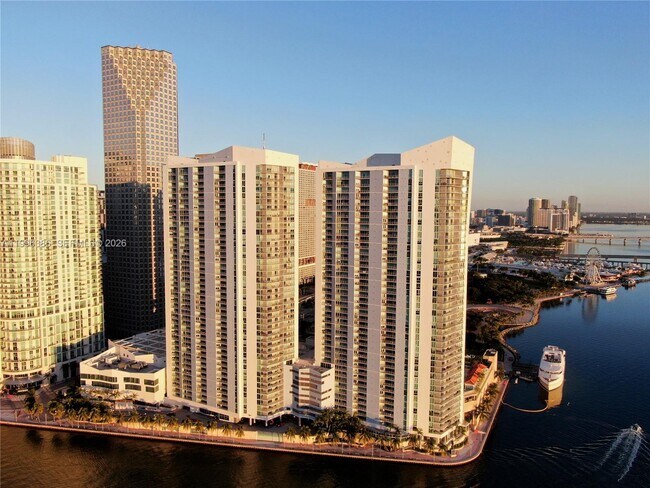 Building Photo - 325 S Biscayne Blvd