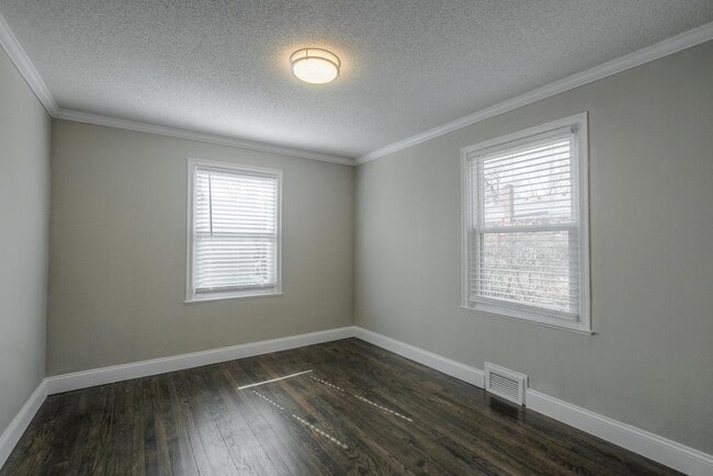 Building Photo - 7728 Walnut St