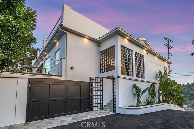 Building Photo - 3642 Alta Mesa Dr