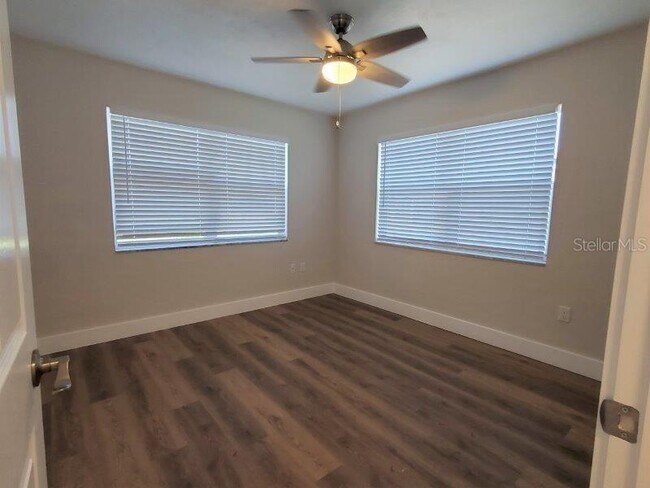 Building Photo - 2472 Picnic St