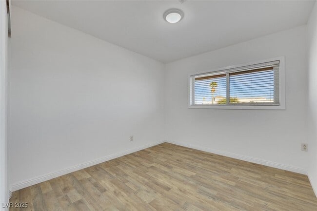 Building Photo - 11 California Way