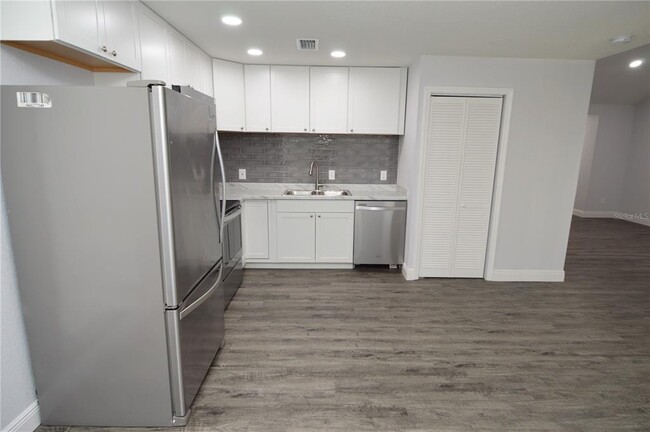 Building Photo - 8633 Fancy Finch Dr