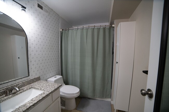 Building Photo - 2BR 2 Bed Condo in Green Mountain - Denver...