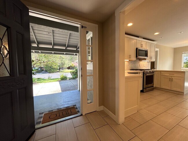 Building Photo - Recently Remodeled Single-Story 3/2 Gem in...