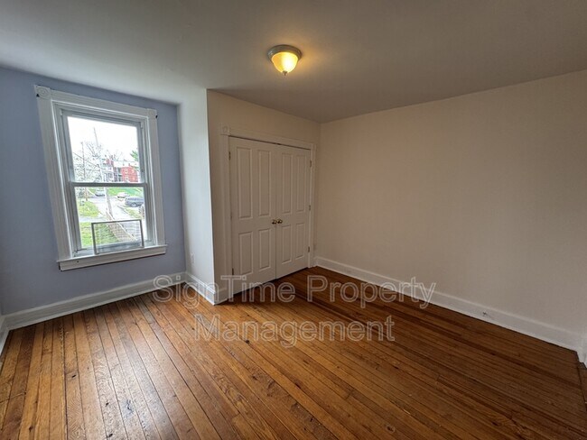 Building Photo - 42 E Franklin St