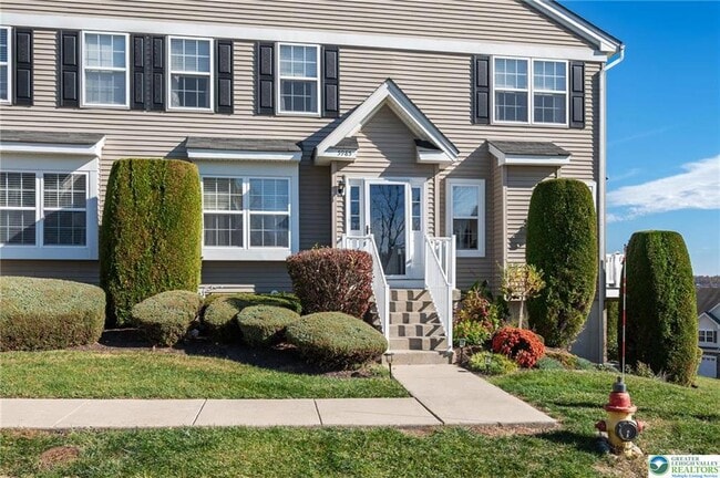 Primary Photo - 5985 Saratoga Ln