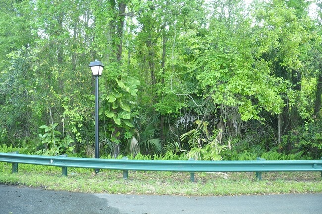 Building Photo - 607 Nadina Pl