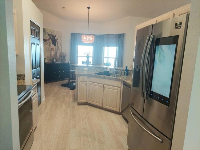 Building Photo - 1026 S Lake Mariam Dr