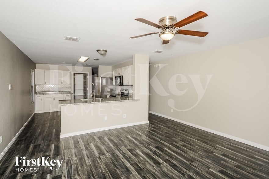 Building Photo - 1207 Bellevue Dr