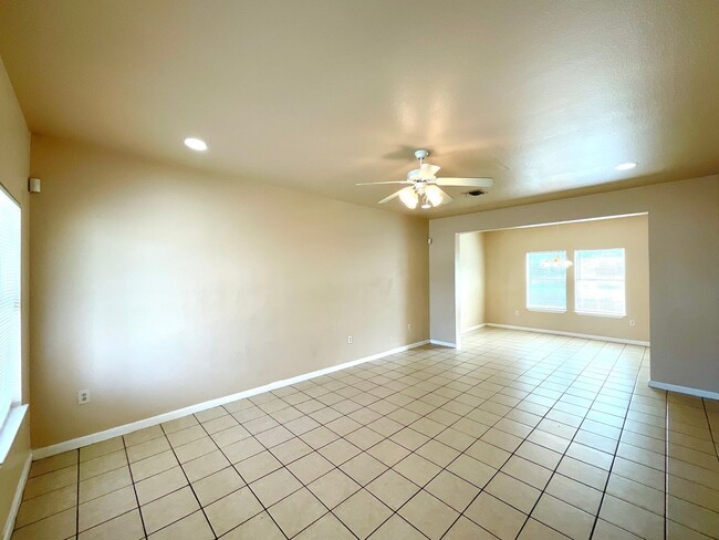 Building Photo - **APPLICATION RECEIVED** *MOVE IN SPECIAL* Spacious 3BR Two-Story Near Lackland AFB with Fenced B...