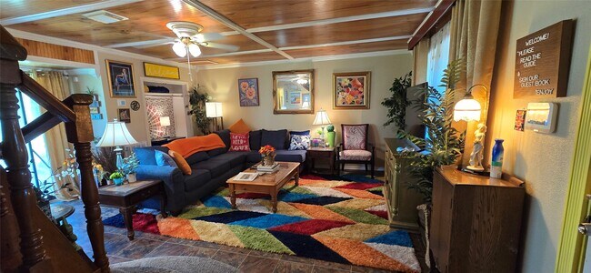 Building Photo - 17018 Water Oak Dr