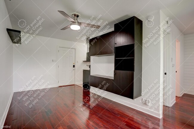 Building Photo - 1 br, 1 bath Condo - 2020 S. Congress Ave ...