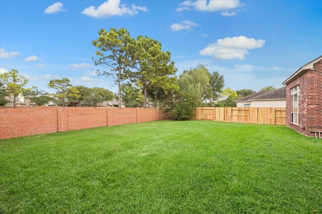 Building Photo - 11404 Island Manor St